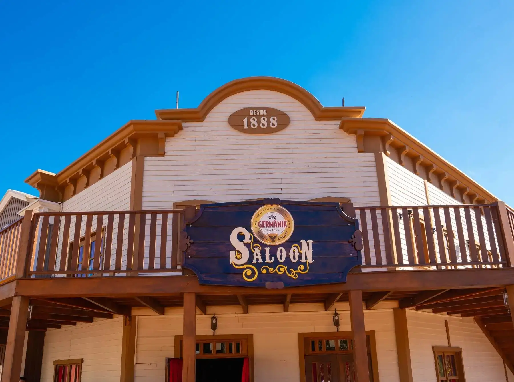 Saloon*